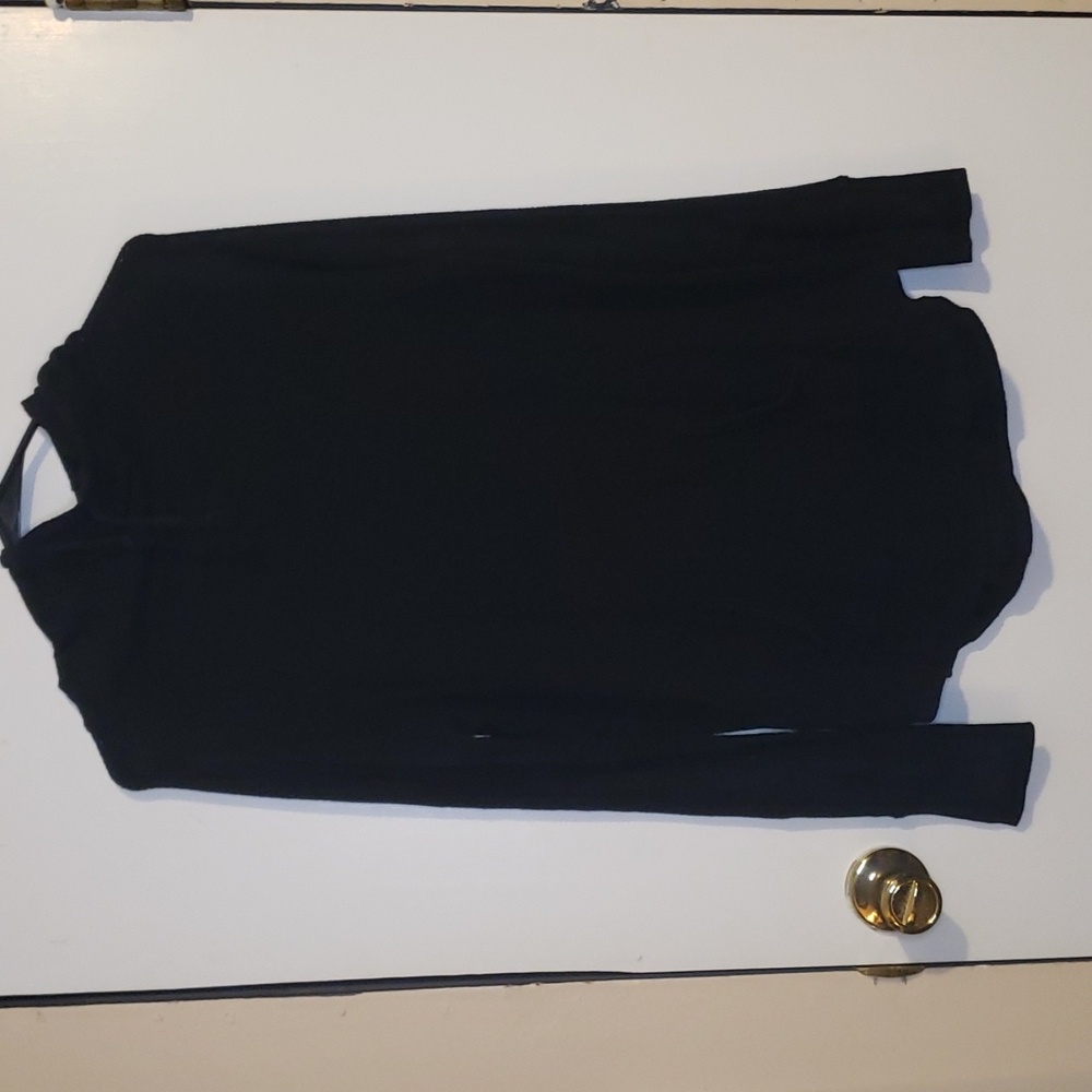 Mossino Light weight high neck black hoodie size small